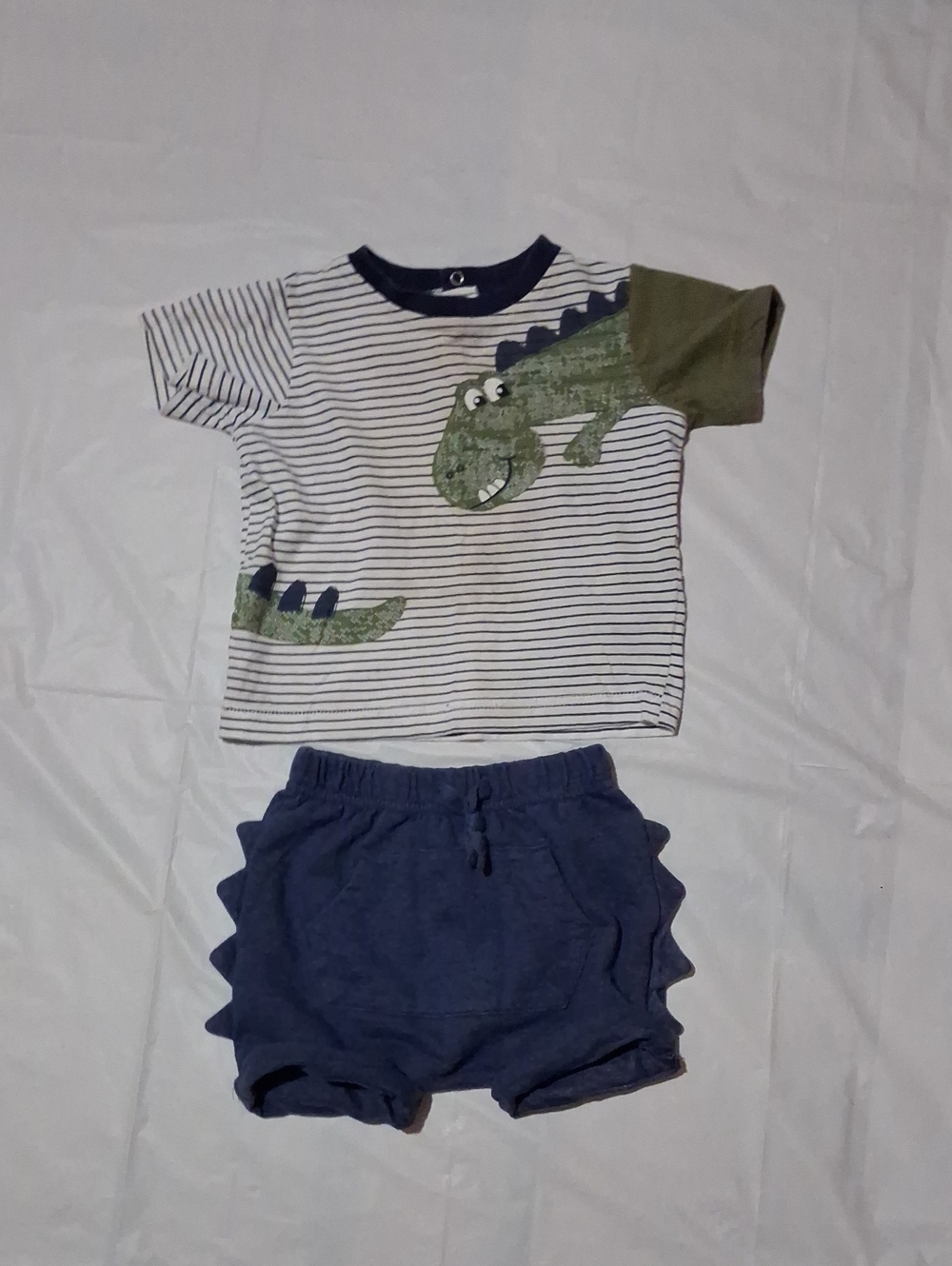 ✨Koala Kids Baby Boy Striped Dino Alligator T-Shirt & Spike Shorts Set✨